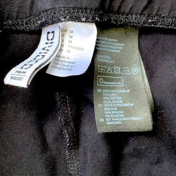 Black H&M mini-midi flare skirt - Picture 2 of 2